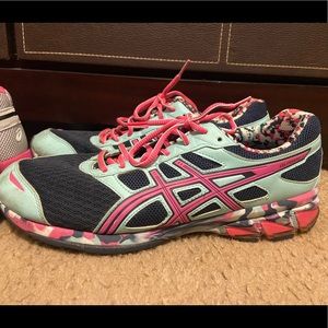 Women’s ASICS tennis shoes size 11